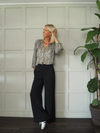 Nichelle Wide Leg Trousers with Side Zip and Button Fastening by Moss Copenhagen - Black