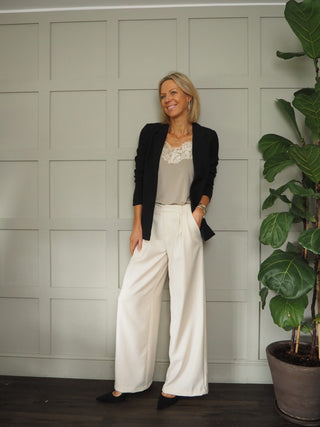 Shirley Lightweight Blazer with Pockets and No Fastenings by Soaked - Black, Navy Blue, Silver Blue