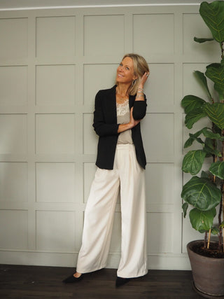 Shirley Lightweight Blazer with Pockets and No Fastenings by Soaked - Black, Navy Blue, Silver Blue