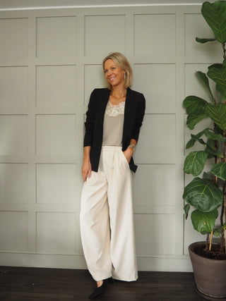 Shirley Lightweight Blazer with Pockets and No Fastenings by Soaked - Black, Navy Blue, Silver Blue