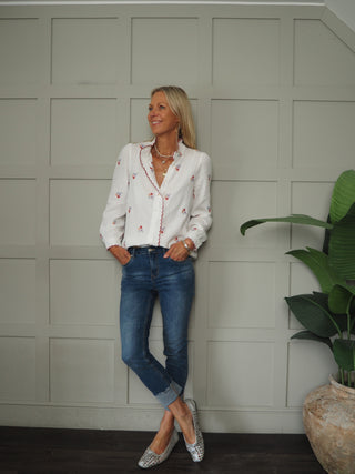Dale Cheesecloth Blouse with Embroidered Flowers and Scalloping - White