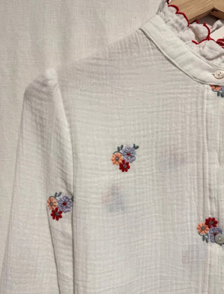 Dale Cheesecloth Blouse with Embroidered Flowers and Scalloping - White