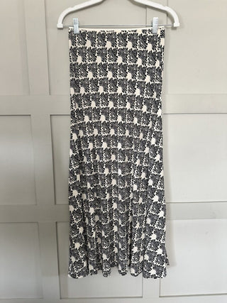 Rin A-Line Skirt with Elasticated Waist by Part Two - Black/Off White Graphic Design