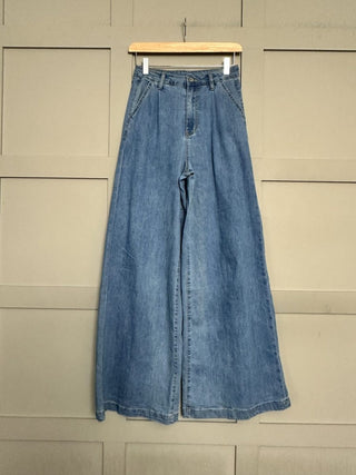 Rio Wide Leg, High Waisted Lightweight Jeans - Light Denim Blue