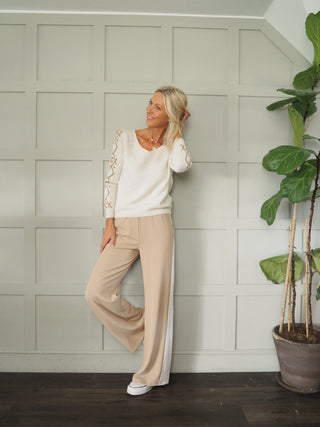 Laran V-Neck Jumper with Contrasting Colour on Sleeve - Camel/Orange, Ecru/Camel and Green/Navy