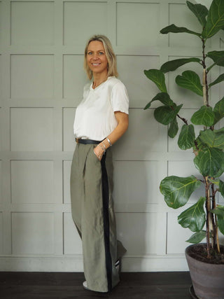 Arzel V-Neck Silk Mix T-Shirt - Black, Dusty Rose and Sky Blue