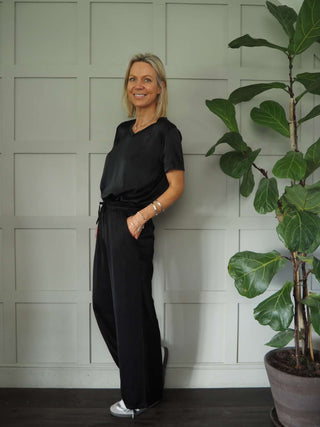 Arzel V-Neck Silk Mix T-Shirt - Black, Dusty Rose and Sky Blue