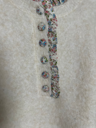 Lee Jumper with Floral Details - Ecru