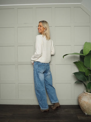 Lee Jumper with Floral Details - Ecru