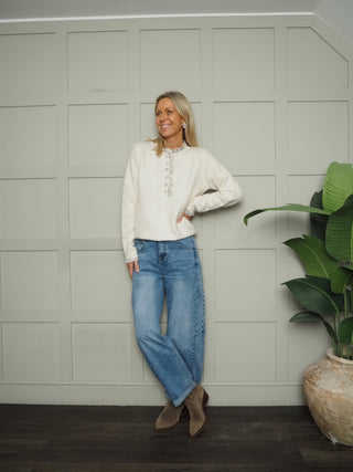 Lee Jumper with Floral Details - Ecru