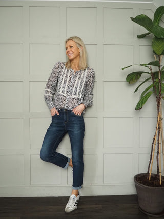 Frazer Jeans Straight Leg, Mid Rise with Stretch - Dark Indigo, Light Denim