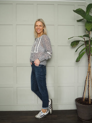 Frazer Jeans Straight Leg, Mid Rise with Stretch - Dark Indigo, Light Denim