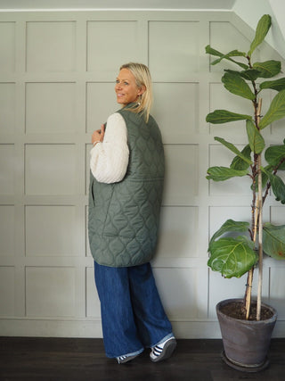 Roadelle Onion Stitch Quilted Longline Gilet with Popper Detail &amp; Waist Cinch Drawstring - Black, Khaki, Slate