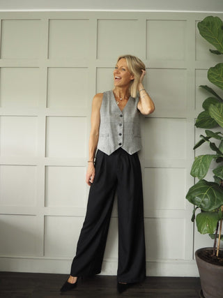 City Dogtooth Classic Cut Waistcoat with Faux Front Pockets &amp; Button Fastening - Grey