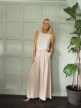 Raffi Vest with Scalloped Detail - Ecru, Oatmeal