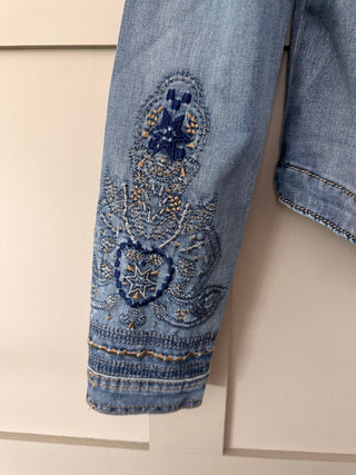 Gentil Cropped Embroidered Denim Jacket with Stretch - Denim Blue