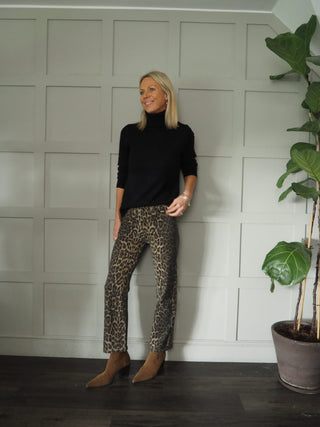 Leoma Polo Neck Jumper with Ribbing Detail - Black and Navy Blue