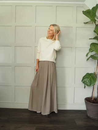 Newman Round Neck, Long Sleeve Jumper with Ribbing Detail - Oatmeal