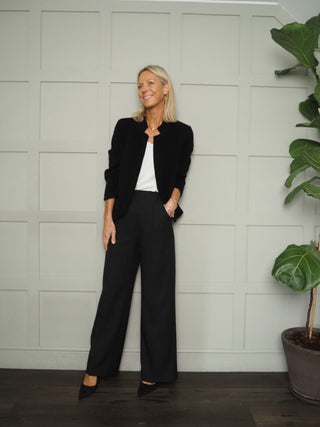 Helen Single-Breasted, Soft Feel Blazer with No Fastening - Black and Khaki