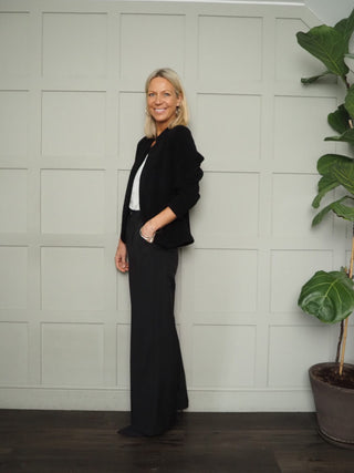 Helen Single-Breasted, Soft Feel Blazer with No Fastening - Black and Khaki