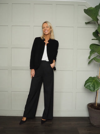 Helen Single-Breasted, Soft Feel Blazer with No Fastening - Black and Khaki